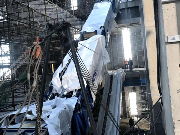 海軍博物館改擴(kuò)建扶梯設(shè)備吊裝現(xiàn)場